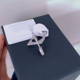 Fashion High Quality Silver Monochrome Single White Safety Pin Zirconia Paving Earrings Ladies Luxury Brand Jewellery