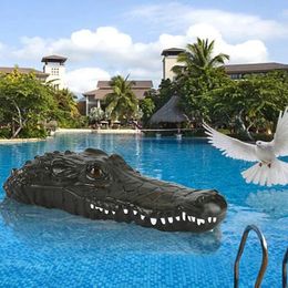 B802 2.4G Wireless Remote Control Crocodile Speedboat Summer Water Spoof RC Boat Toy