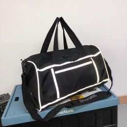 Gym Shoulder Bag With Reflective Stripe Dry Wet Separation Packing Organiser Waterproof Nylon Sport Travle Duffel Bags X236A Q0705