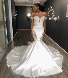 Plus Size Sexy Mermaid Wedding Dresses Bridal Gowns Off Shoulder Lace Appliques Keyhole Ruched Satin Elegant Robe De Mariee