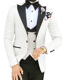 Mens 3 Pieces Suits Wedding Tuxedos Black Peaked Lapel Custom Made Terno Trim Fit Groom Formal Wear Weddings Party Man Blazer Prom Evening Gowns (Jacket+Pant+Vest)