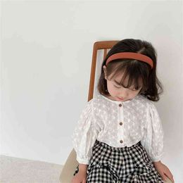 Fashion lace embroidery long-sleeved shirts 1-7 years baby girls white casual clothes 210708