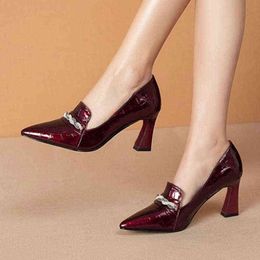 Dress Women Pumps Patent Leather High Heels Dres Metal Pointed Toe Ol Office Lady Ladies Boat Shoes zapatos mujer 8939N 220309