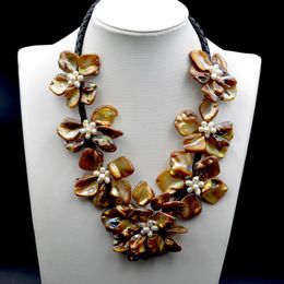 Luxury Cute White Pearl Brown Baroque Shell Flower Choker Necklace Dress Simple Style Floating Handmade Collar Chain Chokers