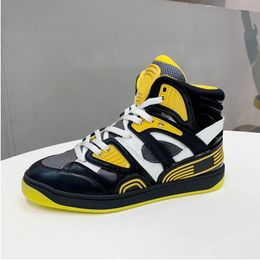 Männer Basketballschuhe Mann Flache Freizeitstiefel Reise 100 % Leder Schnürung Runner Sneakers Frau Buchstaben Martin Stiefel Mode High Top Damen Designer Trainer Größe 35-42-45