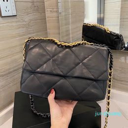 Designer- Classic Bags Calfskin Leather Quilted Valentine Chain Totes Large Capacity Luxury Outdoor Sacoche Handbags q251