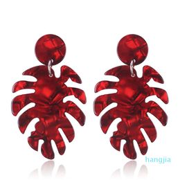 New big brand earrings personal leaf earrings European and American popular ladies earrings