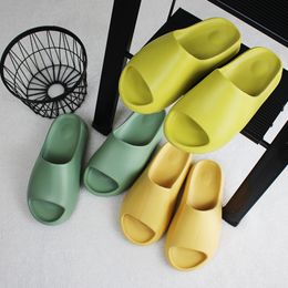Slippers for Men and Women Wearing Thick Soles Outdoor Summer Beach Flip-flops