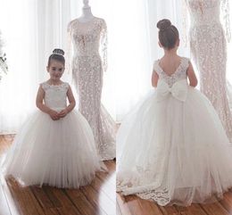 Cute White Flower Girls Dresses Puffy Tulle Princess Little Grl's Pageant Ball Gown Jewel Neck Lace Applique Bow Kids Birthday Party Dress Long Toddler Dress AL9942