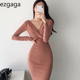 Ezgaga Sexy Low Cut Midi Party Dress Women Autumn New Criss-cross Ruched V-Neck Ladies Bodycon Dress Elegant Vestidos Feminino 210430