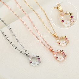 Fashion Creative Butterfly Flowers Necklace Zircon Crystal Pearl Shell Garland Pendant Necklace for Women Jewellery Accessories