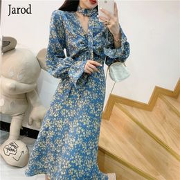 Sexy V-Neck Drawstring floral Print chiffon party Dress Retro Autumn Women Elegant Flare sleeve Beach holiday Long Dress Robe 210518