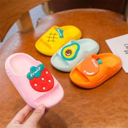 Cartoon Strawberry Kids Slippers for Boys Summer Beach Indoor Slippers Cute Girl Shoes Home Soft Non-Slip Cute Children Slippers 211023