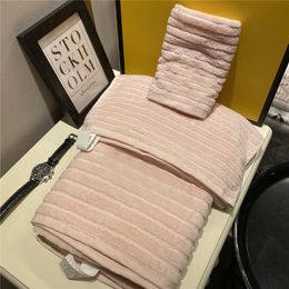 полотенца для вышивания Скидка Роскошная золотая вышивка полотенце набор 100% хлопчатобумажные полотенца ванна для волос руки для лица пляжные полотенца для дома Отель ванная комната 3 шт. Костюм