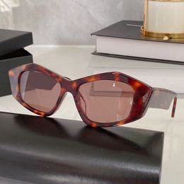 B0106 Sunglasses Womens Fashion Shopping Travel Glasses Irregular Frame UV 400 Lens Size 52-15-145 Designer Top Quality With Original Box