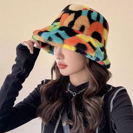 Wide Brim Hats Designer Leopard Rainbow Colour Faux Fur Bucket Hat Women Autumn Winter Outdoor Fluffy Warm Fashion Casual Fisherman Cap