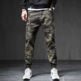 Fashion Streetwear Men Jeans High Quality Loose Fit Military Camouflage Casual Cargo Pants Big Pocket Hip Hop Joggers Trousers