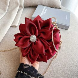 Red Flower Clutch Purse Women Round Evening Bag Crystal Diamond Wedding Silk Handbag Exquisite Chain Shoulder Bags FTB154 211025