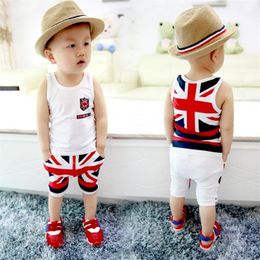 Mode Sommer Baby Jungen Kleidung Sets Kinder Sport Anzüge Flagge Ärmellose T-Shirts Baby Kleidung Weste + Hosen Shorts Singlet 210413