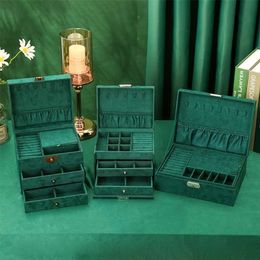 WE 3styles Green Velvet Flannel Jewelry Storage Box with Retro Lock Organizer Earring Necklace Display for Women Gifts 211105