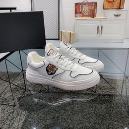 Luxury Design White leather casual shoes Tiger head pattern print Men's sneakers perfect shape top quality comfortable and trendy sneaker