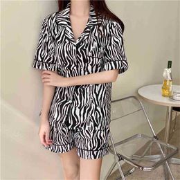 Retro Leopard Cute Sweet Pajamas Nightwear Soft Sleepwear Women Home Chic Loose Vintage Two Piece Suit Sets 210525