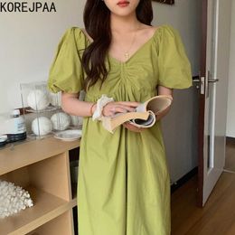 Korejpaa Women Dress Summer Korean Fashion Simple Temperament V-neck Pleat Design Loose Solid Colour Lantern Sleeve Dresses 210526