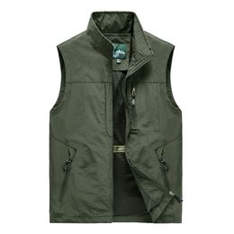 5XL Men Multi-Pocket Classic Waistcoat Male Sleeveless Thin Spring Solid Coat Work Vest Pographer Tactical Summer Jacket 211108