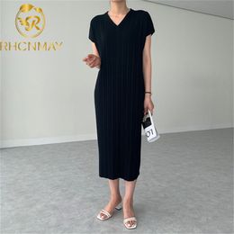 Dresses For Women Summer Short Sleeve Pleated Knitted Bodycon Vintage Sexy V-Neck Maxi European Casual Midi 210506