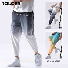 Hip Hop Streetwear Joggers Pants Men Casual Cargo Trousers High Street Elastic Waist Gradient Color Harem Man 210715