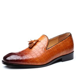 Men luxurys Dress Shoes Mens Wedding Fashion Office Footwear High Quality Leather Comfy Business Formal Shoe