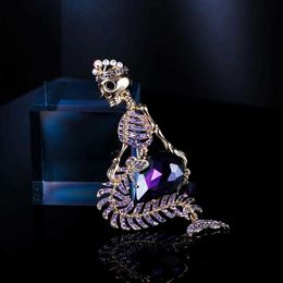 Halloween Skull Brooch Women Broche Femme Mermaid Pin Crown Skeleton Crystal Unisex Gold Party Jewellery Gift Fashion H1018