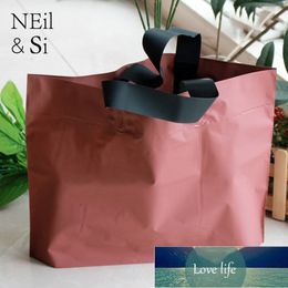 Party Free Red Plastic Handle Gift Bag Clothes Shopping Store Use Wedding Favour Packaging Bags