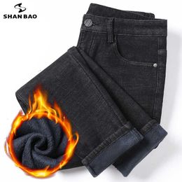 42 44 Fleece thick, comfortable warm men's winter jeans brand clothing pocket stitching large size slim straight black jeans 210531