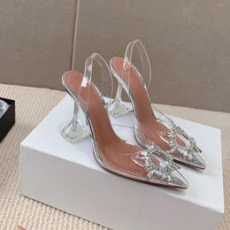 2021 stilista di moda blu trasparente cristallo calice sandali con tacco cinturino posteriore da donna punta a punta gioiello girasole fibbia trasparente PVC scarpe da festa donna 9,5 cm
