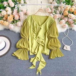 Lady Fashion Retro Tops Women V-neck Pleated Long Lantern Sleeve Ruffle Elegant Shirts Solid Color Korean Blouse P758 210527