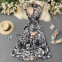 Summer Bohemian Chiffon Long Dress Women Sexy Sleeveless Stand Tiger Striped Printed Vestidos With Belt Fashion Maxi Robe 210416