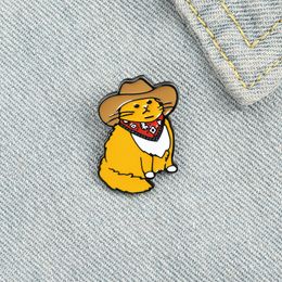 Dibujos animados creative western cowboy gato broche para niñas linda pequeña insignia gatito amarillo en sombrero paqueno de esmalte de mezclilla bolsa de mezclilla accesorios para niños regalos de amigos