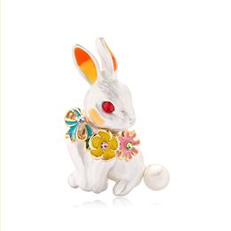 White Pink Rabbit Flower Wrench Enamel Brooches Women Men Alloy Rhinestone Animal Wedding Banquet Party Brooch