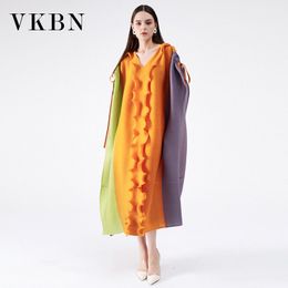 VKBN Fashion Summer Dress Patchwork Pleated Fabric Short Sleeve Loose V-Neck Petal Sleeve Industrial for Women Dress Plus Size 210507