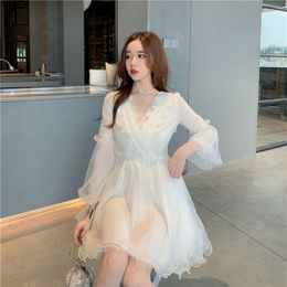 Summer Women's Dress French Net Yarn V-neck Long Sleeve Retro Pure Colour Puff Style Slimming es LL204 210506