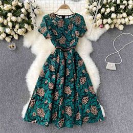 Women's Fashion Retro Embroidery Lace Round Neck Short Sleeve A-line Dress Spring and Summer Elegant Vestidos S469 210527