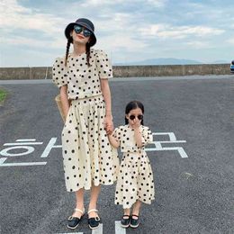 Summer fashion dot family matching clothes sets MOM and girls cotton short Tops wide leg trousers 2pcs 210724