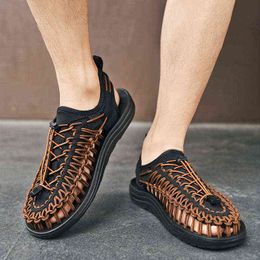 Sandals Male Slippers for Home Lightweight Outdoor Men's Flip-flops Fly Weaving Mens Big Size Summer Flip Flops Zapatos 220302