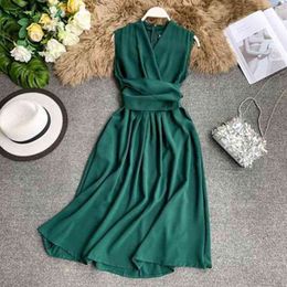 Female Summer Spring Minority Fairy Sexy Sleeveless Bandge Dress V Neck Solid Casual Medium Length Ladies 210520