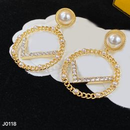 New Designer Pearl Earrings Designer For Women Hoop Gold Earring Luxurys Designers Bxcaps Letter F Stud Earrings D2202145Z