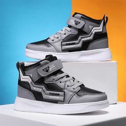 Autumn Children's Casual Shoes for Boys Lighted Kids Sports Shoes Boys Sneakers Breathable Outdoor Sneakers Boy Trainers 211022