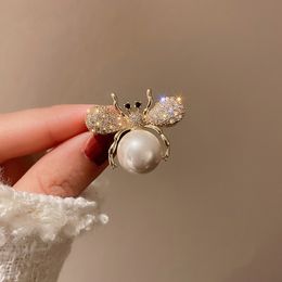 Real Gold Plated Korean Autumn And Winter Shirt With Accessories Micro Inlaid Zircon Freshwater Pearl Bee Brooch
