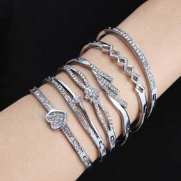 12 Styles Flower Love Heart Bracelet Jewelry Bracelets Bangles for Women Trendy Crystal Lady Bangle Pretty Bracelets Q0719