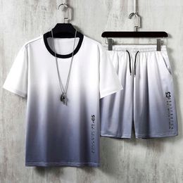 Men's Summer Set Short Sleeve Shirt and Shorts Set Korean Style Men Sweatsuit Fashion Round Neck Gradient Colour Mens 2 Piece Set 210714